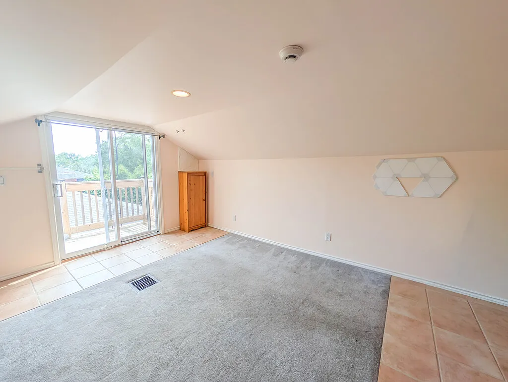 977 Parkhill Ave — Photo 3
