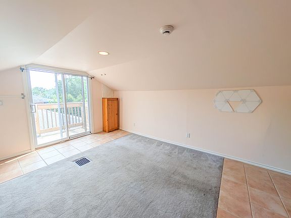 3rd image of 977 Parkhill Ave
