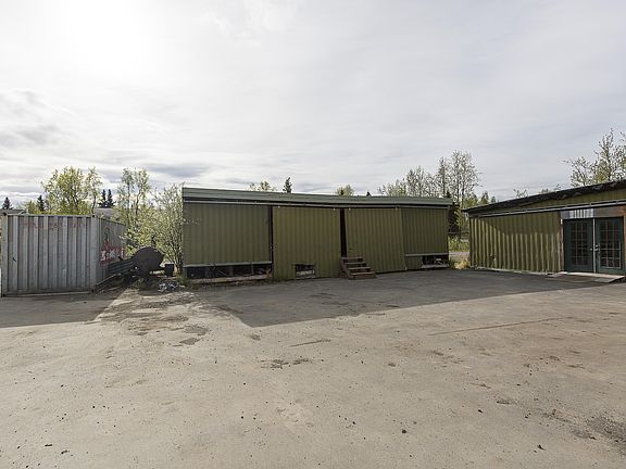 5th image of 1020 Edward St