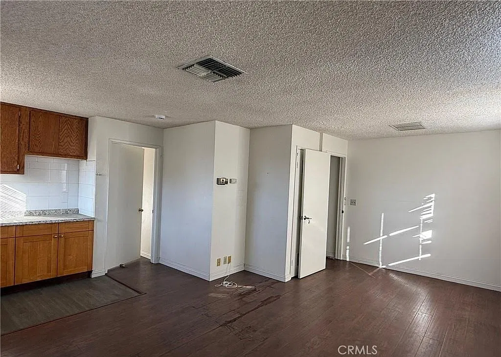 1 bed, 700 sqft, $1,850 — Photo 4
