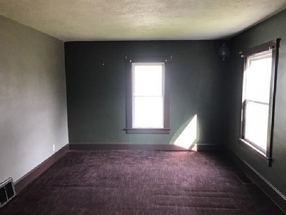 5th image of 7813 Rose Ave