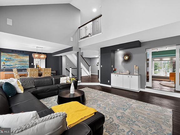 4th image of 29 Callison Ln
