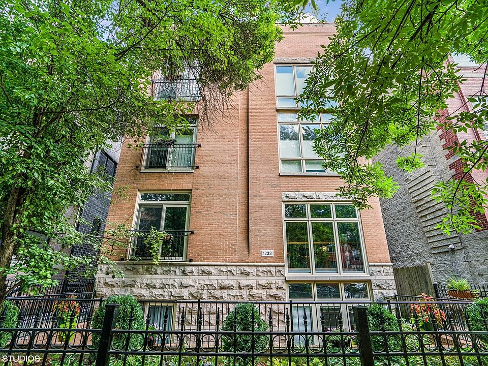 1st image of 1233 W Carmen Ave APT 2N