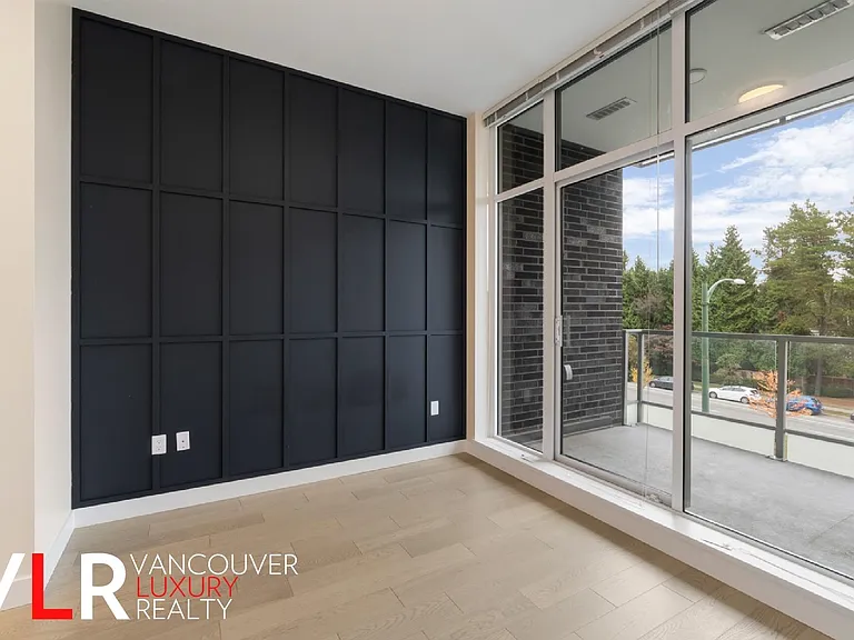 6733 Cambie St #303 — Photo 9