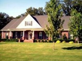 403 Fieldcrest St SW, Hartselle, AL 35640