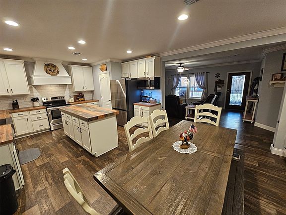 3rd image of 220 Private Road 5374