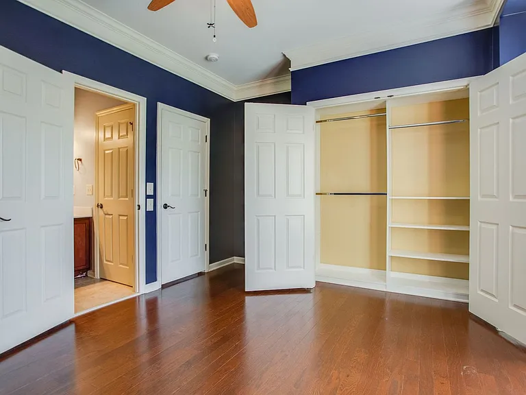 417 Gambrel Ct — Photo 4