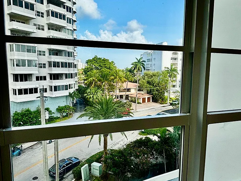 340 Sunset Dr #501 — Photo 9