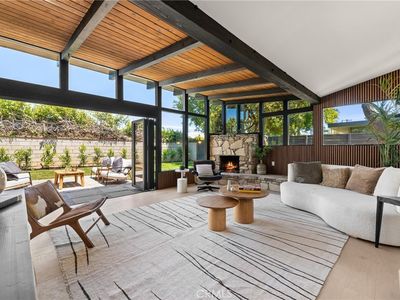 13007 Dewey St, Los Angeles, CA, 90066