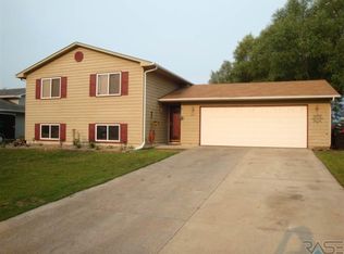 207 N Steven St, Worthing, SD 57077