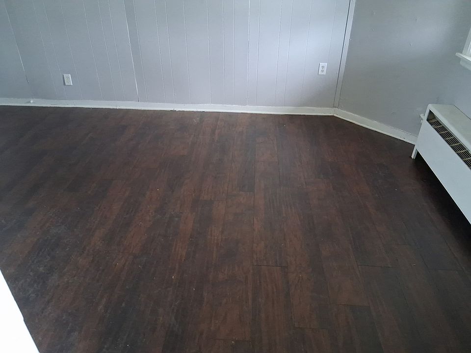 2nd image of 418 Anderson St #6