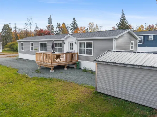 132 Grosbeak Dr, Salmon River, NS B2N 5V8
