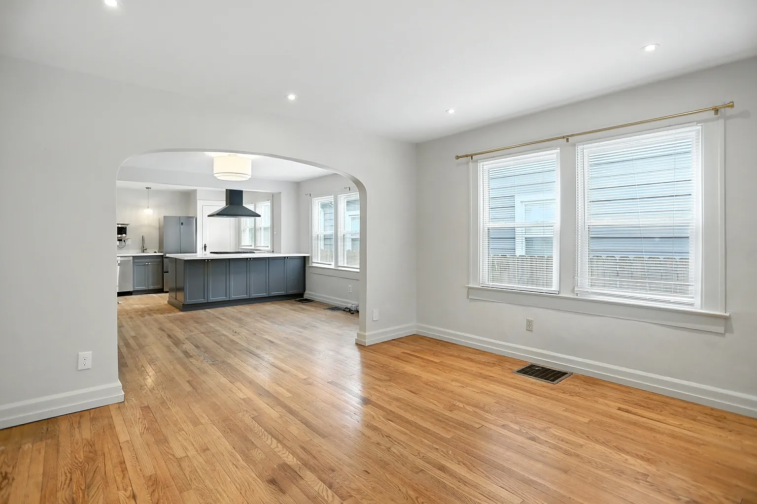 1227 Wallace Ave photo 1