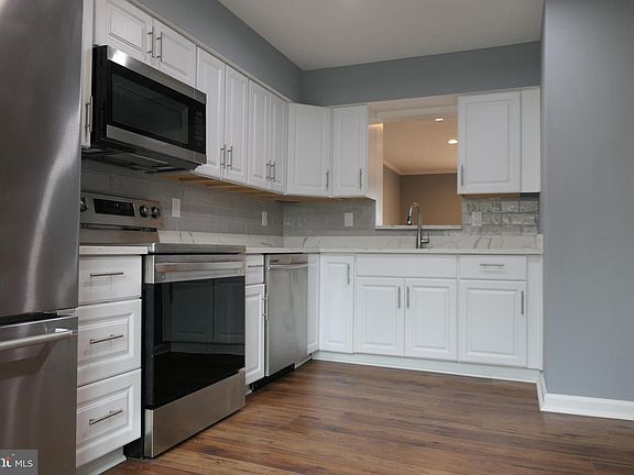 4th image of 15 Cherry Manor Ct