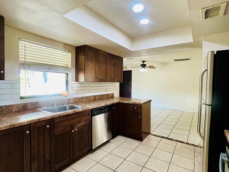 4641 Debbie Ln — Photo 13
