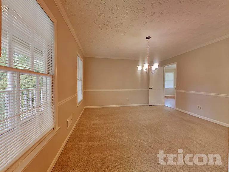 1516 Maple Ridge Dr — Photo 9