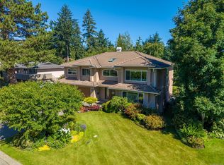 2530 Meadowland Dr, Central Saanich, BC V8Z5P5