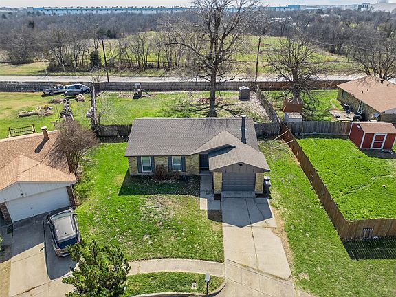 3rd image of 2308 Foxglen Ct