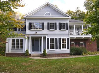 18765 White Oak Dr, Chagrin Falls, OH 44023
