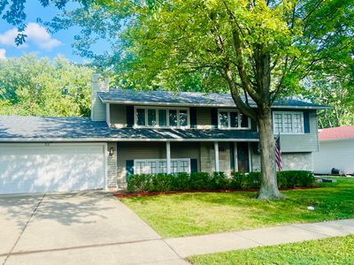 32 Lancaster Ave, Elk Grove Village, IL, 60007