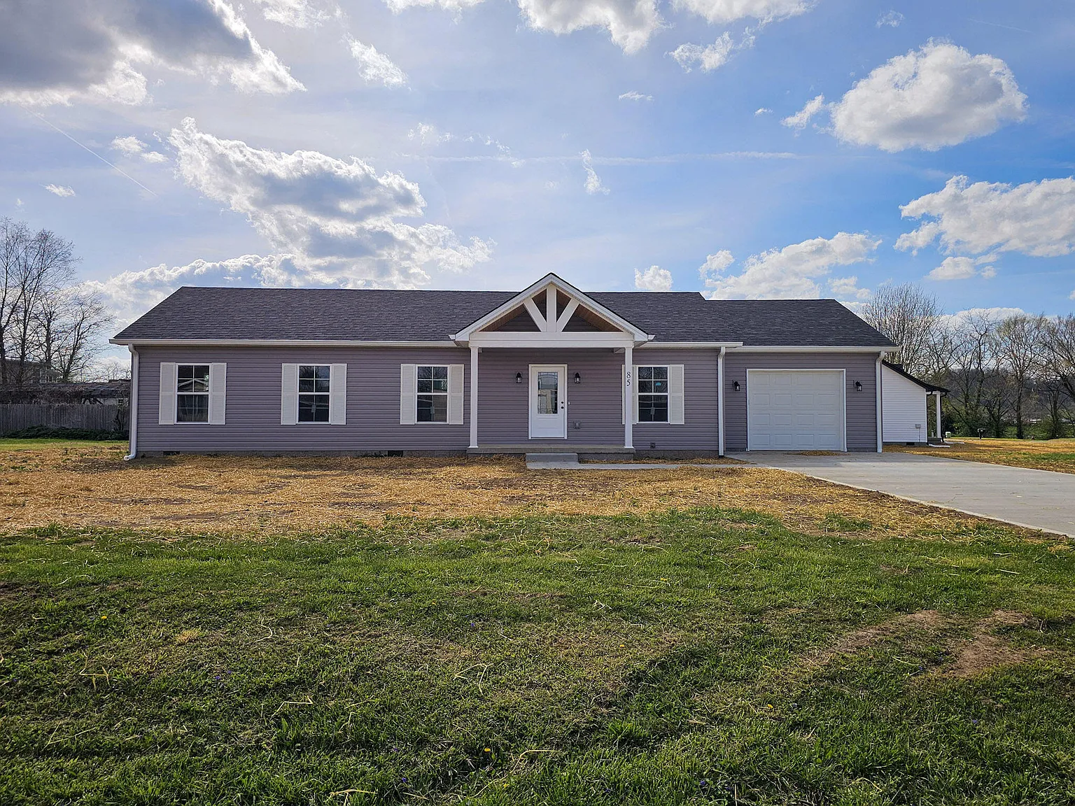 85 Amber Ln photo 1