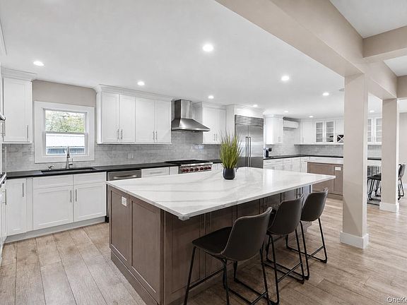 3rd image of 14 Michalis Court