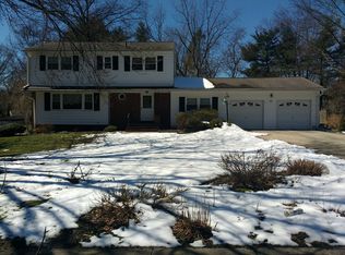 10 Jeffrey Ln, East Windsor, NJ 08520