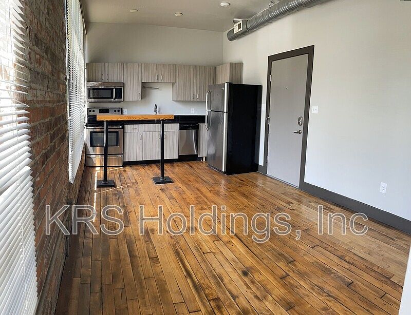 1st image of 123 Pine St Unit 14