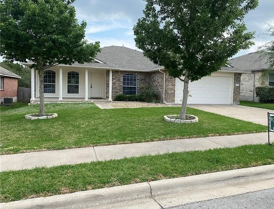 3233 Winding River Trl
