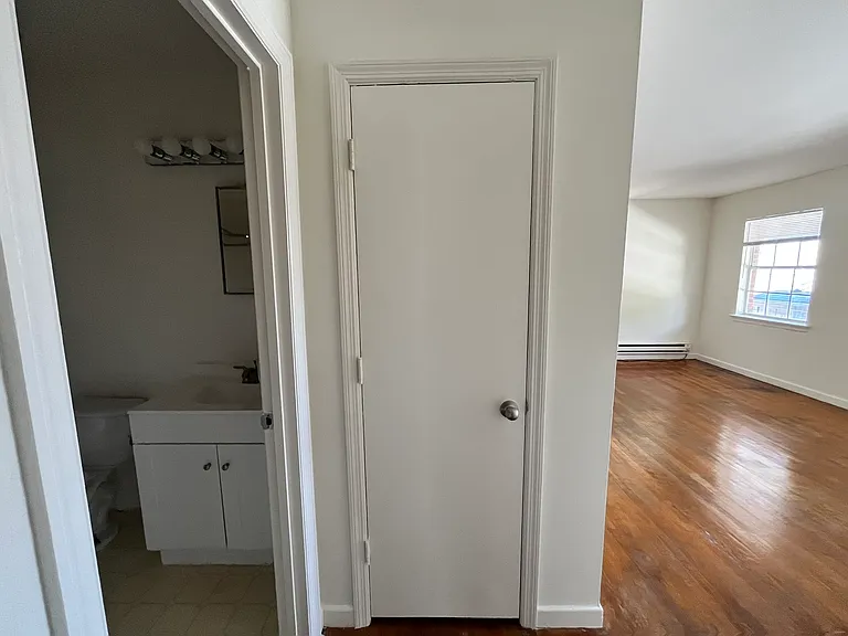 Salem VA 1 Bdrm Apt — Photo 10