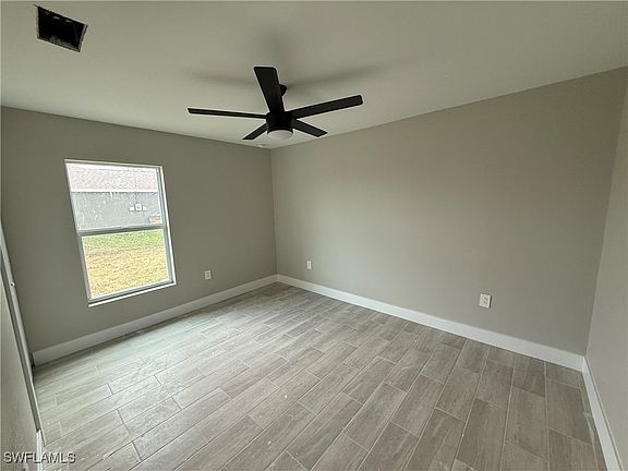 5th image of 2109 NE 5th Place Cpe