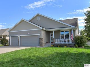 8813 S 17th St, Bellevue, NE 68147