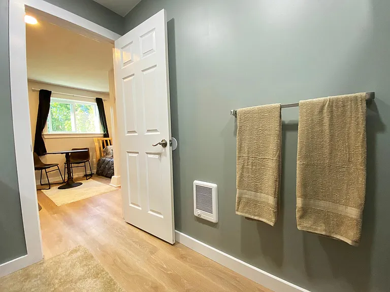 2515 E Ryan Dr #STUDIO — Photo 16