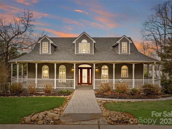226 Grayrock Dr, Statesville, NC 28677
