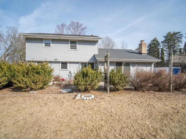 1781 Cherokee DRIVE, West Bend, WI 53090