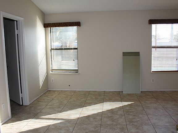 MASTERBEDROOM