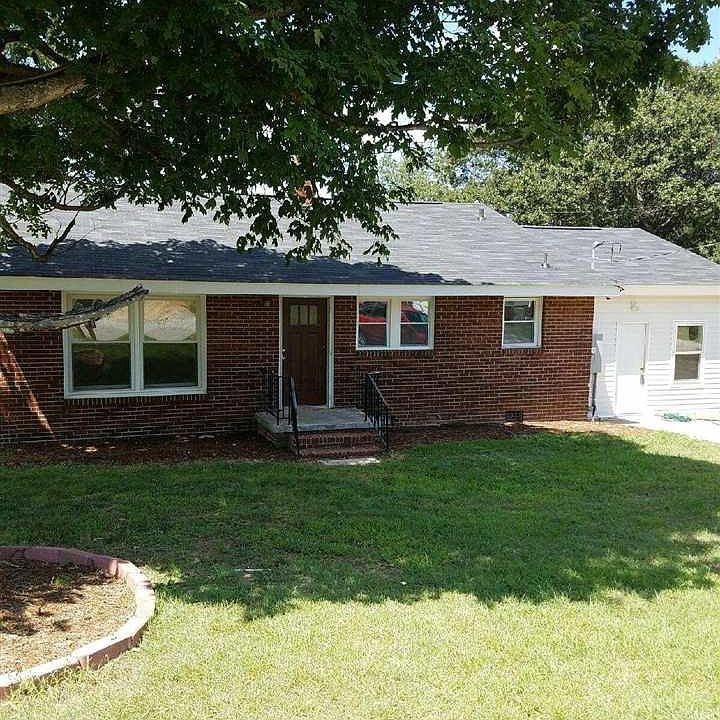 1st image of 7 Delores Dr