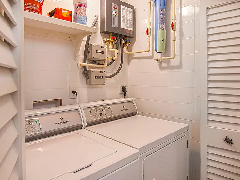 1910 W Shell Ln — Photo 29