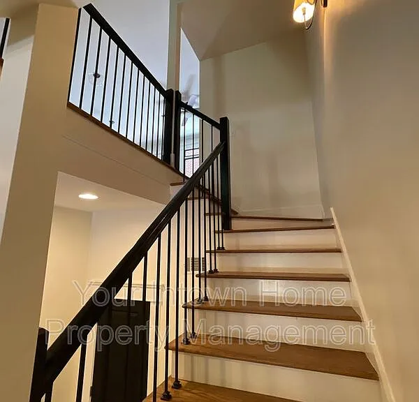 1867 Gordon Mnr NE — Photo 19