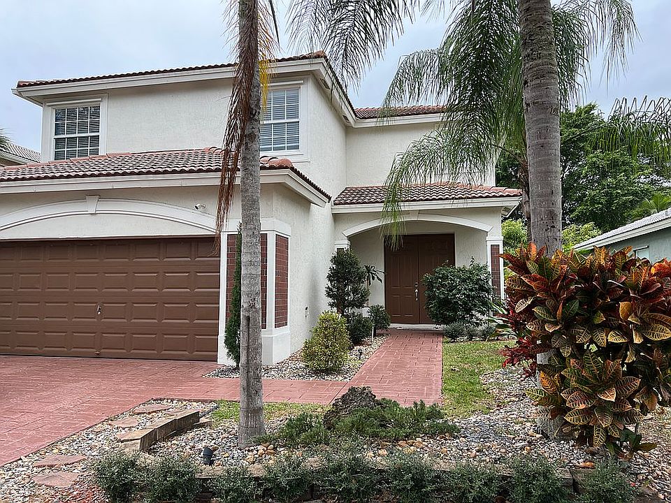 1st image of 7833 NW 70th Ave
