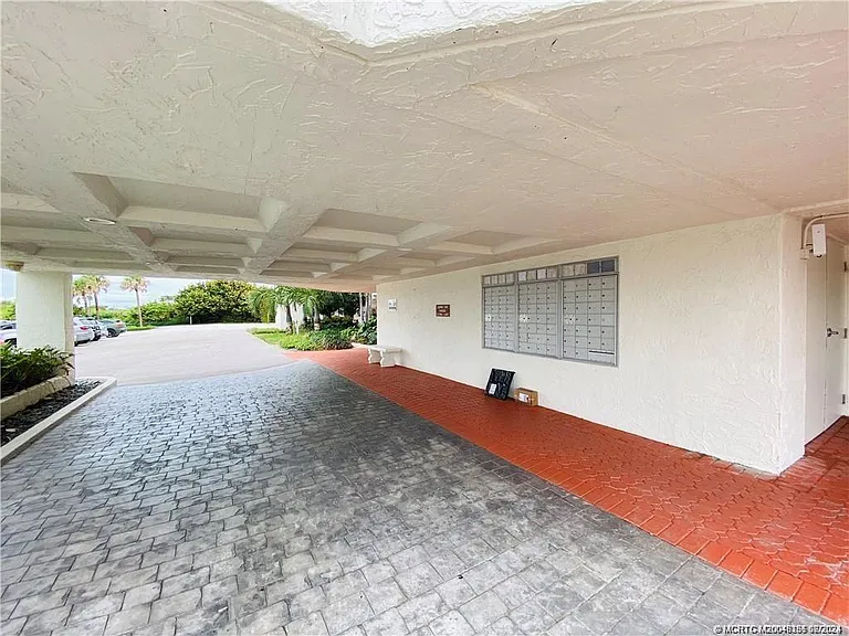 9400 S Ocean Dr #202 — Photo 49