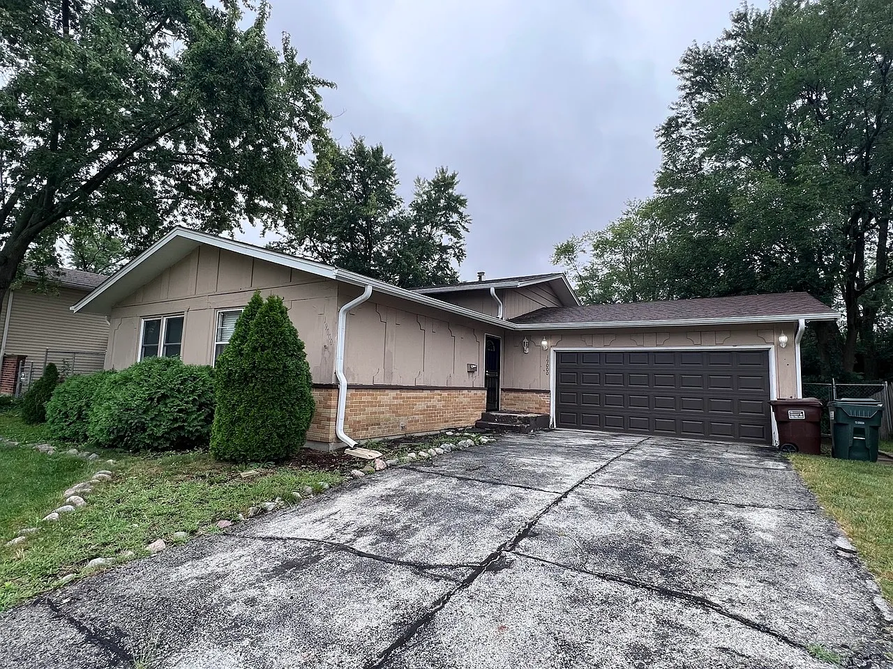 19000 Maple Ave photo 1