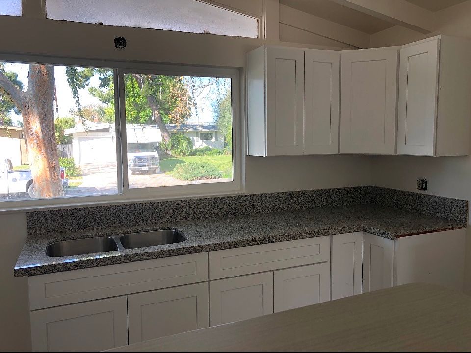 1st image of 2519 Larchmont Ave