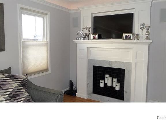 5th image of 4518 Elmwood Ave