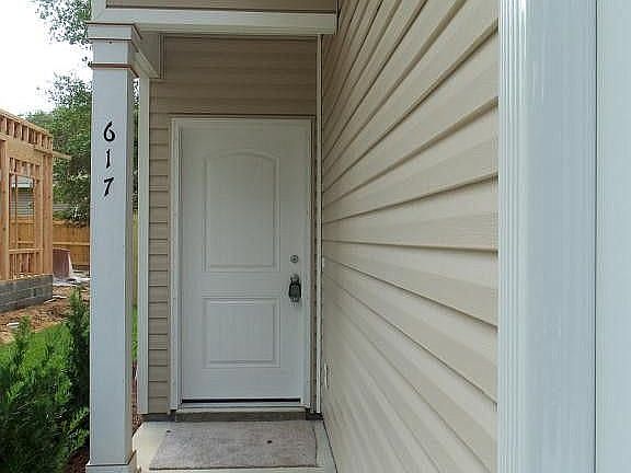 3rd image of 617 Cypress Dr