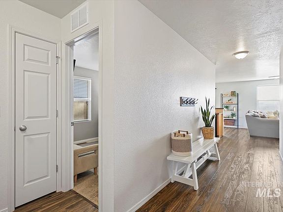 4th image of 4355 W Newland St