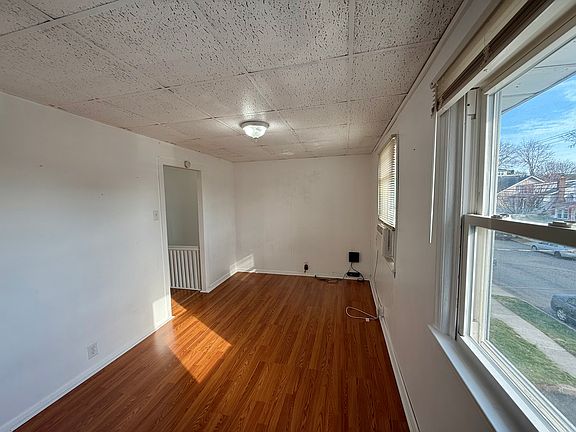 4th image of 507 Lake Ave #2