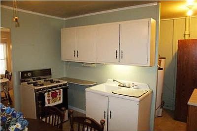 4th image of 2413 N Fares Ave