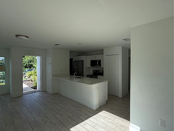 5th image of 3874 Pearl St