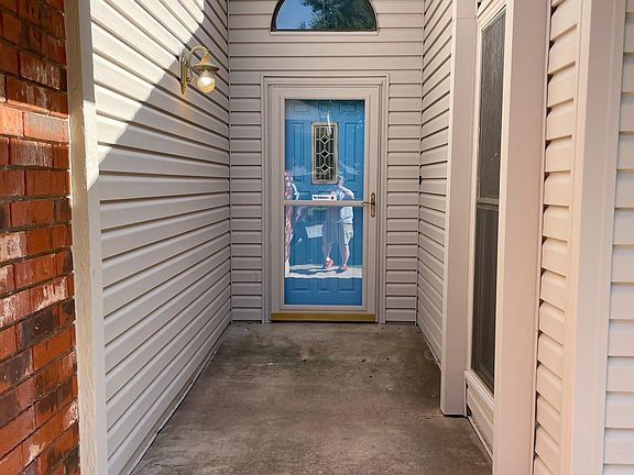 2nd image of 10428 NW 41st St